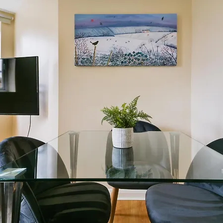 Amazing Apartment In Canada Water - Free Parking